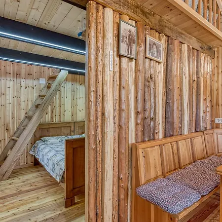 Wooden Kalanka In Pristine Nature - Happy 샬레