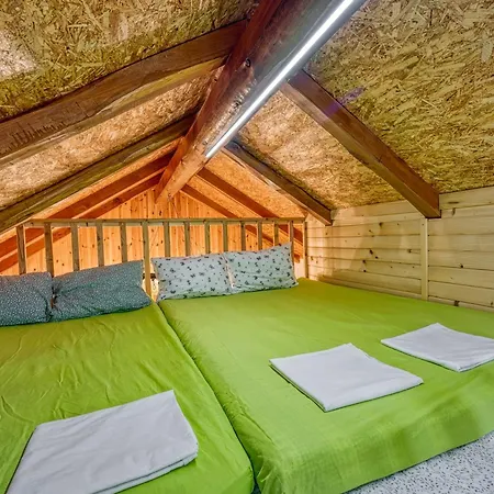 샬레 Wooden Kalanka In Pristine Nature - Happy