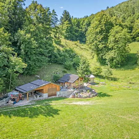 Wooden Kalanka In Pristine Nature - Happy 샬레 *